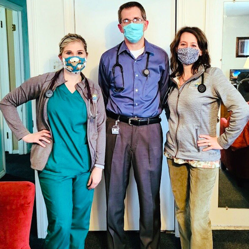 Pleasant Hills veterinarians with COVID-19 masks